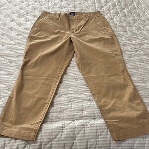 NWOT GAP Women’s Khaki Chinos